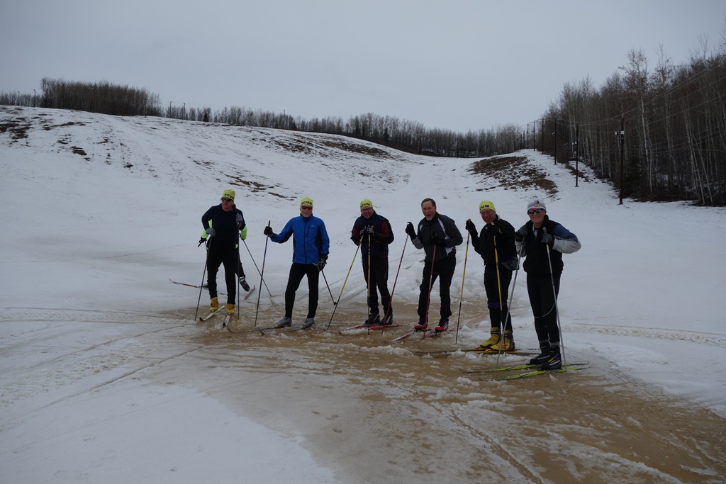 Up and ready to head up alpine hill