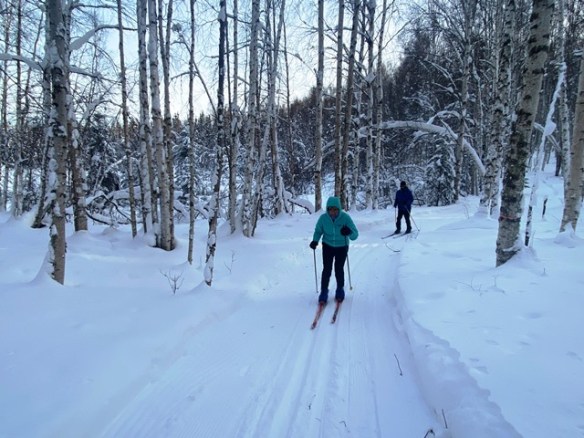 Skiing past North Star pond sm